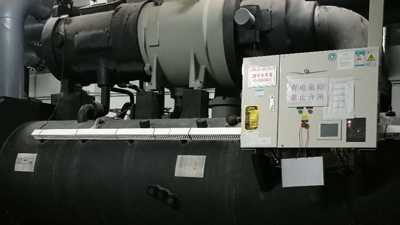 冷水机组冷却水温度控制：关键策略与实施要点**